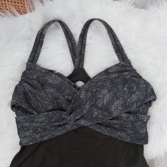 ⭐ HOST PICK ⭐Lululemon Wrap It Up Tank Top - Picture 4 of 9